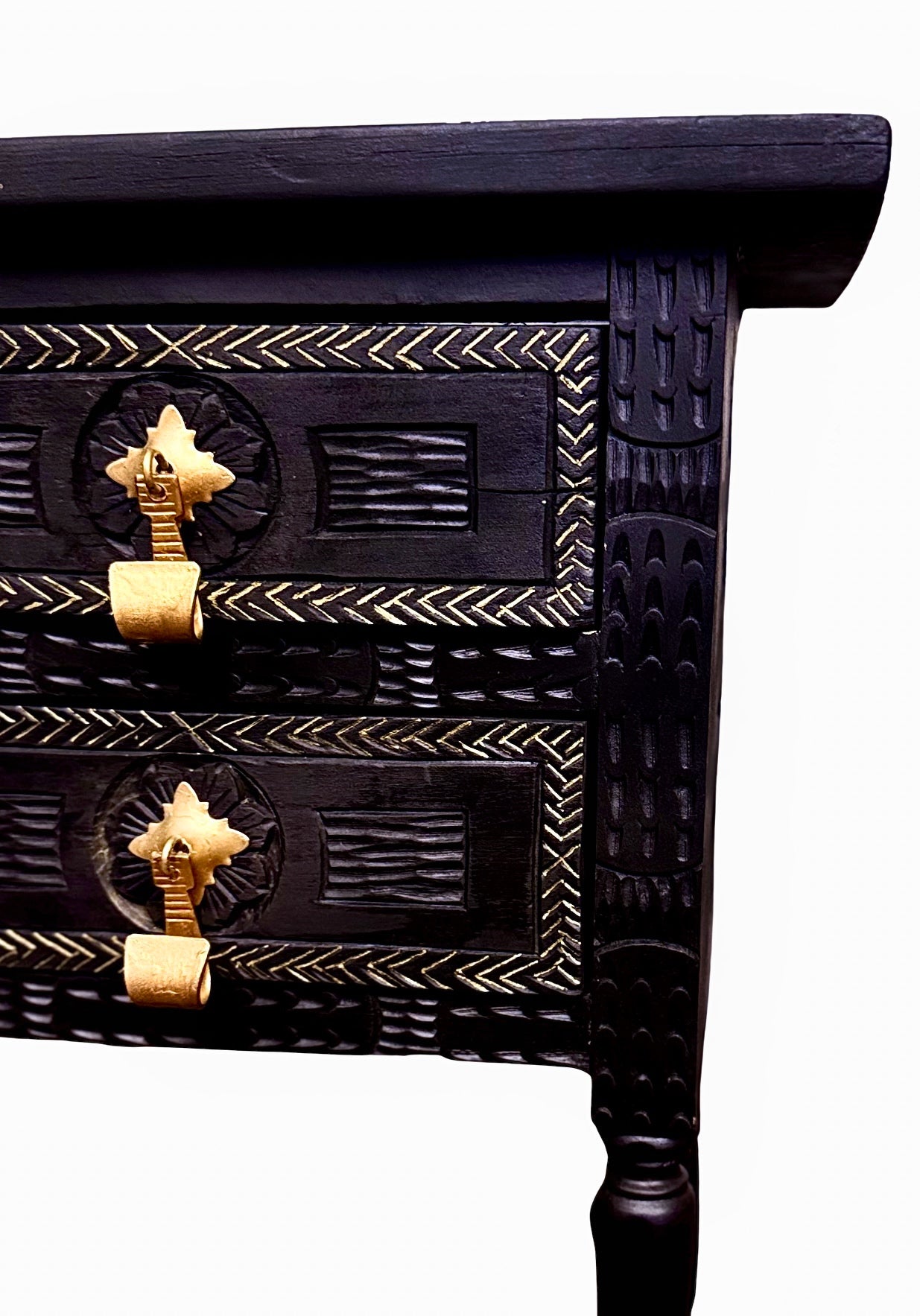 Mesa auxiliar, estilo popular Español tallada 1900-1930